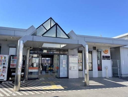 清須市の駅舎入口