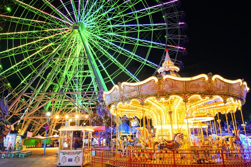 夜の名古屋港シートレインランド