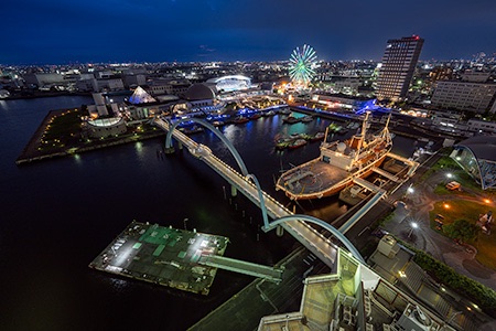 夜の名古屋港ガーデンふ頭